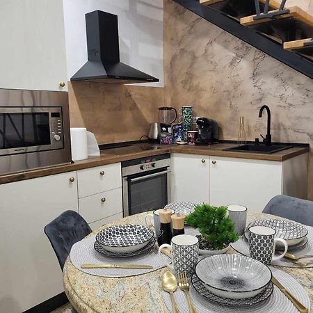 Sika Palladium Garden & Spa Central Apartment Arad Extérieur photo
