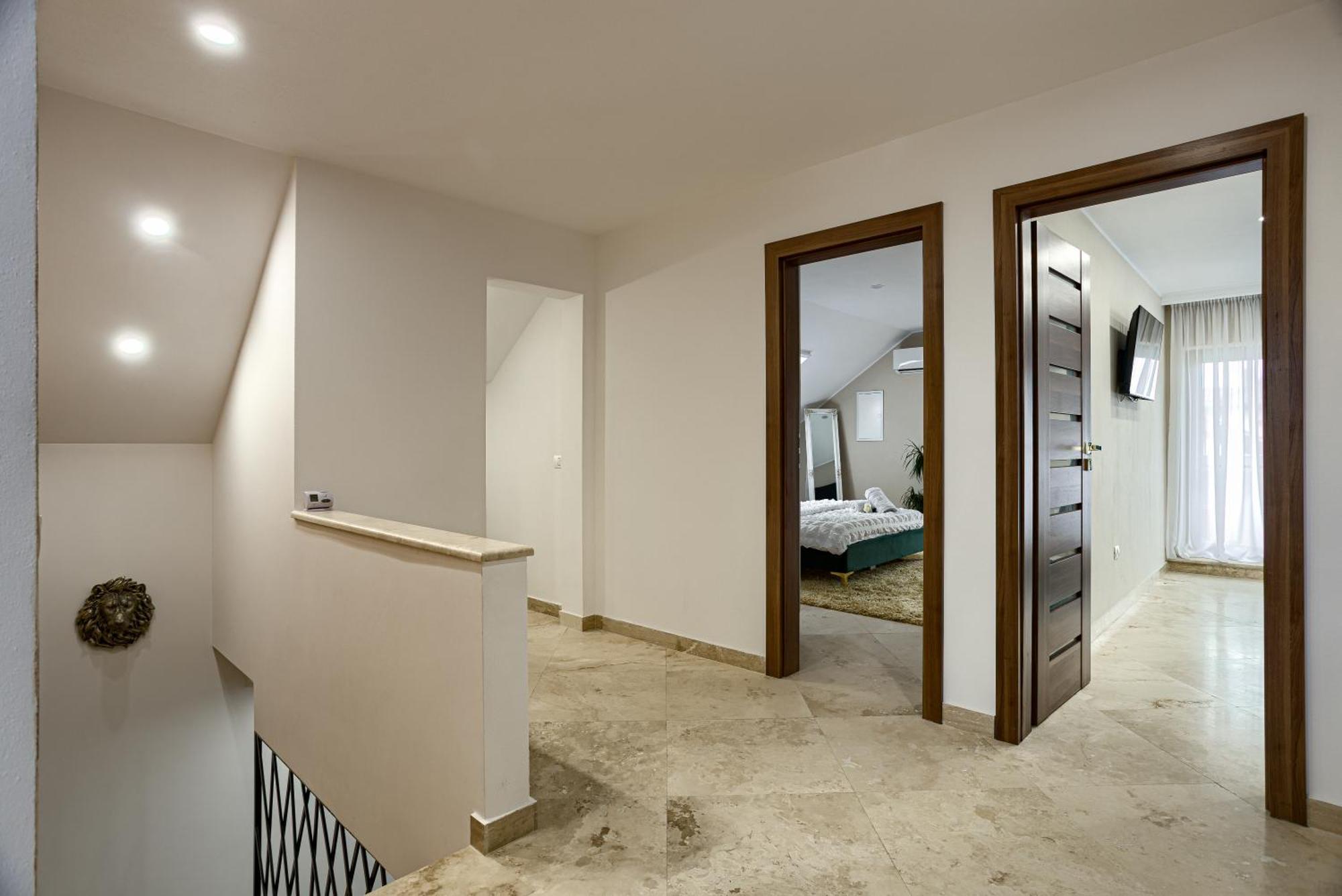 Sika Palladium Garden & Spa Central Apartment Arad Extérieur photo