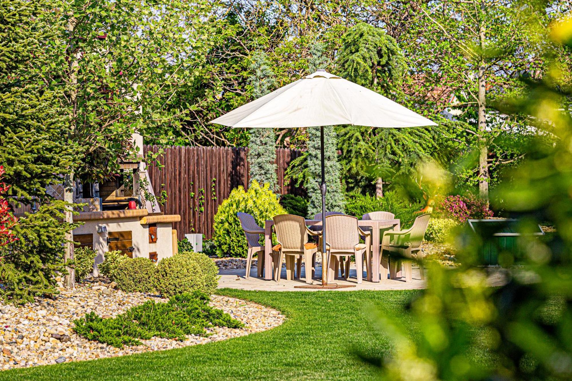 Sika Palladium Garden & Spa Central Apartment Arad Extérieur photo