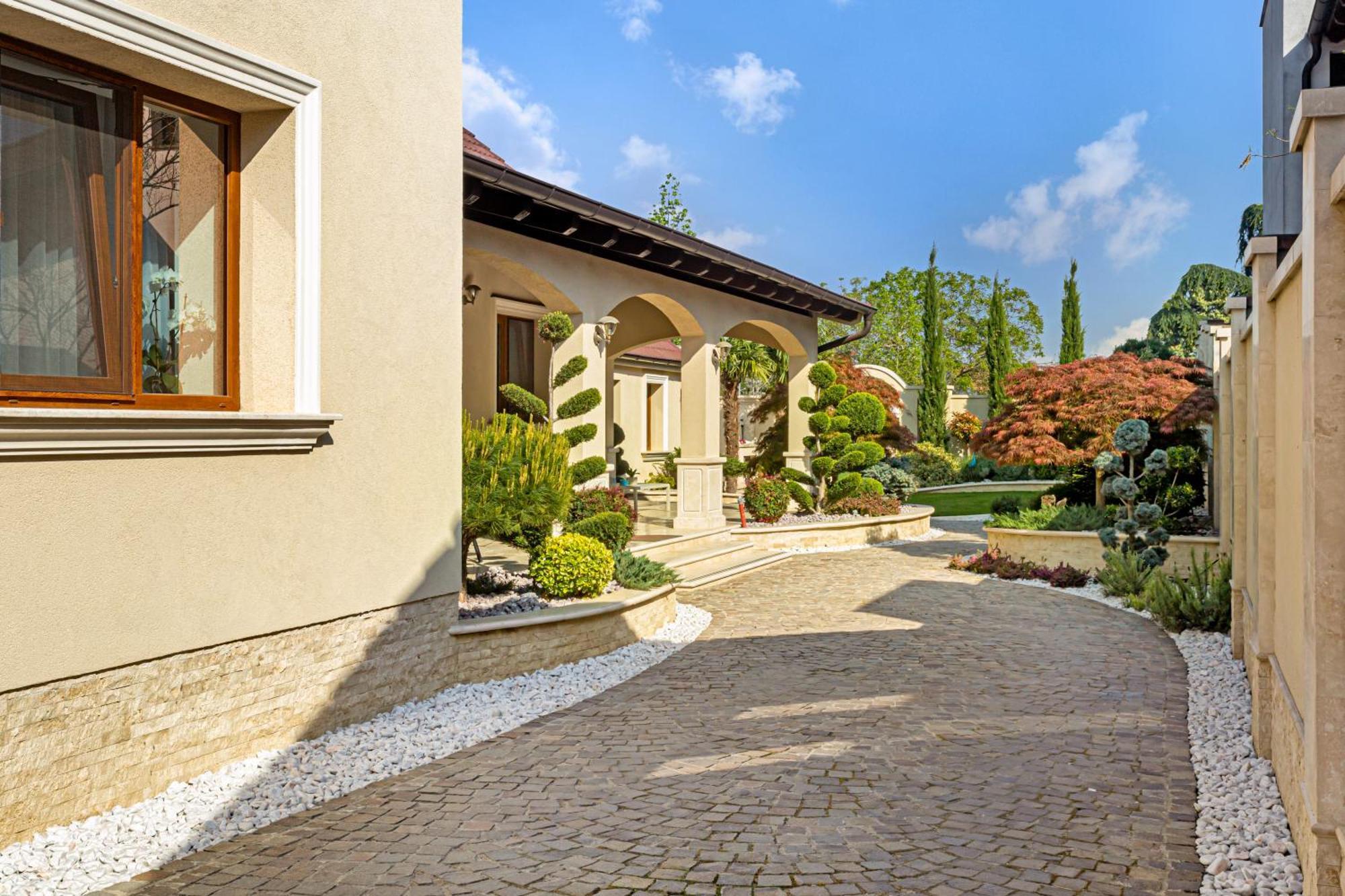 Sika Palladium Garden & Spa Central Apartment Arad Extérieur photo
