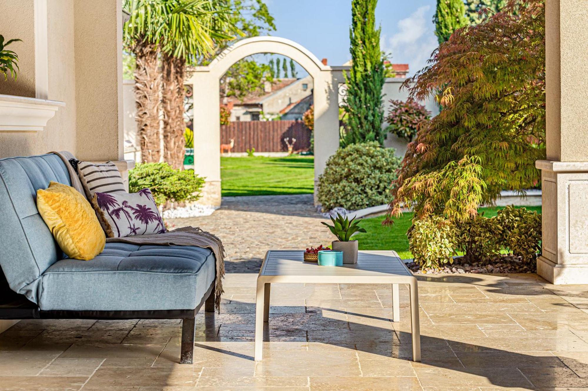 Sika Palladium Garden & Spa Central Apartment Arad Extérieur photo
